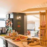 Hotell Mercure Paris Cdg 4*